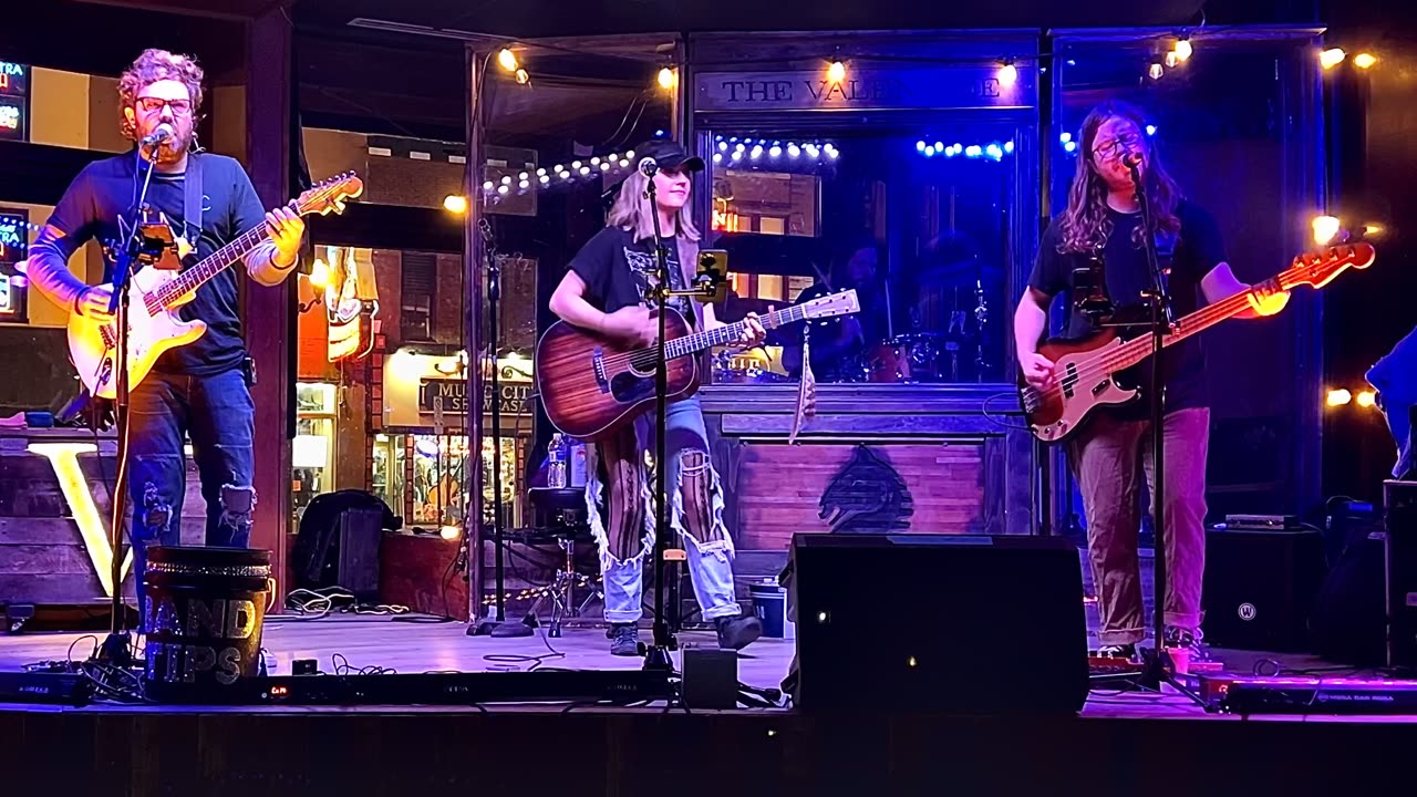 The Leah Crose Band featuring Trent Hollingsworth - Steve Miller Band “Jet Airliner” Cover