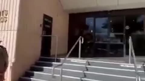 Man Causes Courtroom Judge To Disappear And Abandon Ship. Australia