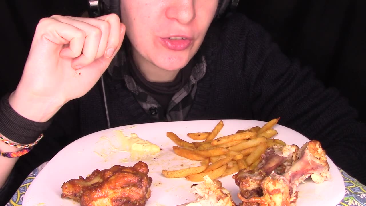 ASMR Mukbang MANGIO Chicken Wings e Patatine _EATING SOUNDS_