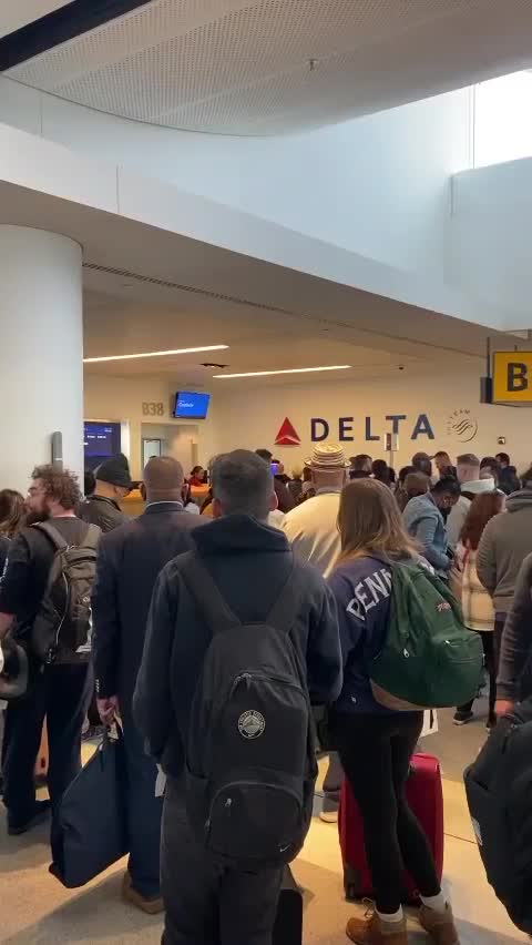 Flights resume after FAA outage grounds planes nationwide