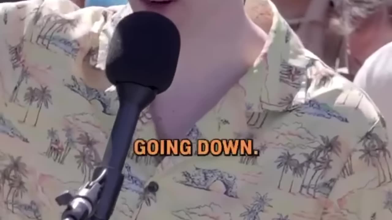 Woke Fool says "Open borders. One world government"