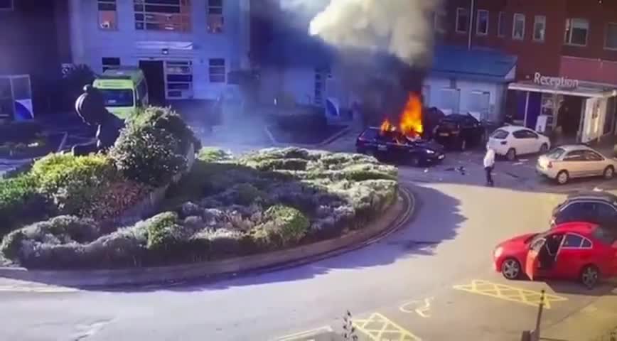 UK | Footage from Taxi in Liverpool as it Explodes