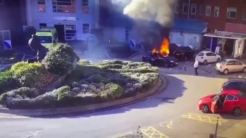 UK | Footage from Taxi in Liverpool as it Explodes