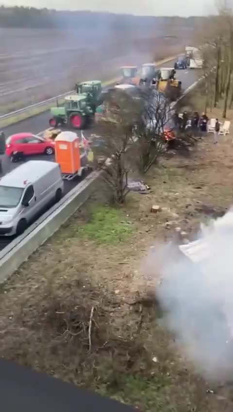L'UE ha annunciato la fine delle proteste dopo il discorso di Von Der Leyen ma....