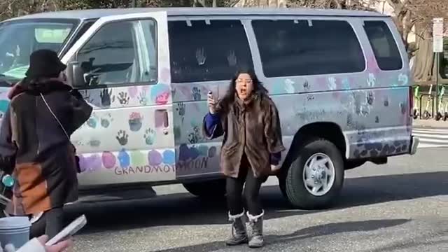 Woke leftist in a full blown Karen meltdown