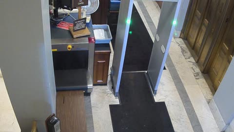 1017RSOB01DelAveADADoor_2021-01-06_01h57min08s367ms.mp4