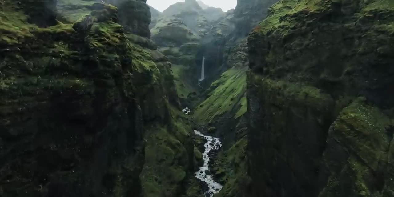 ICELAND - CINEMATIC ROAD TRIP VIDEO _ DJI Mavic 3 Classic