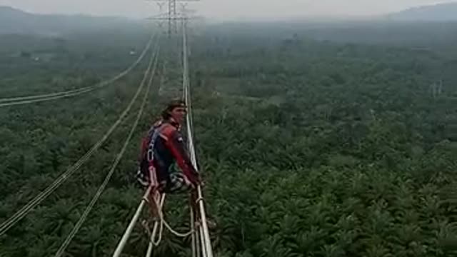 Job with danger .Pekerjaan penuh bahaya