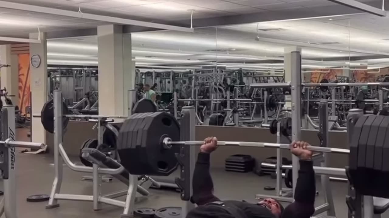 squat and bench at the same time
