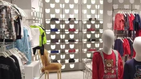 Weilin shares 17 tips on clothing display showcase