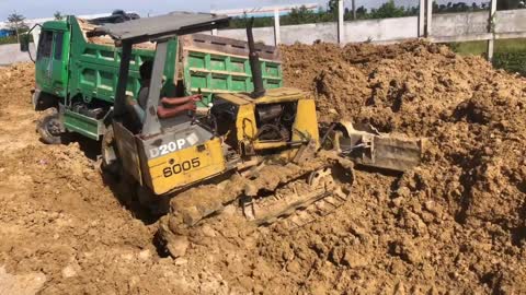 2.5Ton Dump Truck Get Stuck ,Loading Fail