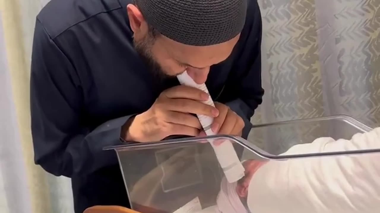 Muslim Father Tries To Brainwash His Newborn In The Hospital, Baby's Not Down With The Akbar