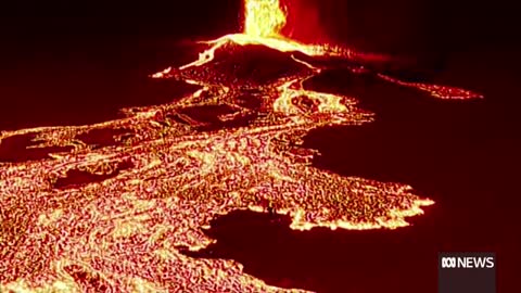 Giant wall of lava spreads across La Palma in the Spanish Canary Islands | ABC News