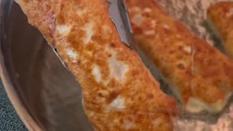 Pizza rolls 😮💨 #grubspot #pizza #cheese #food #foodtiktok