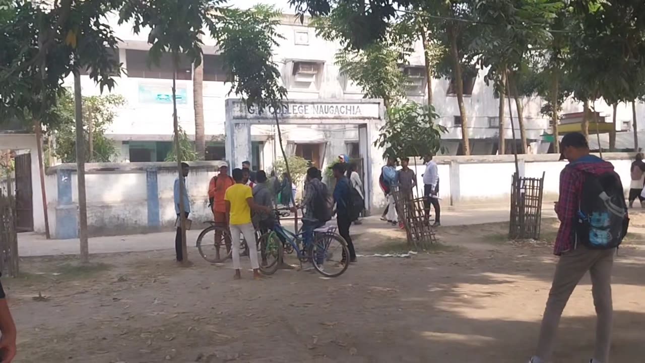 College masti with friends