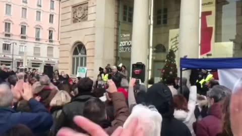 Italy is on strike, mass civil disobedience to decrees: "From tomorrow all shops will be open!"