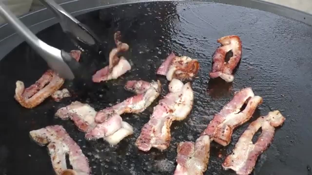 How to Make Bacon and Eggs