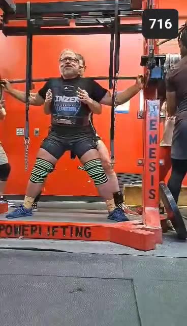 716 lb squat