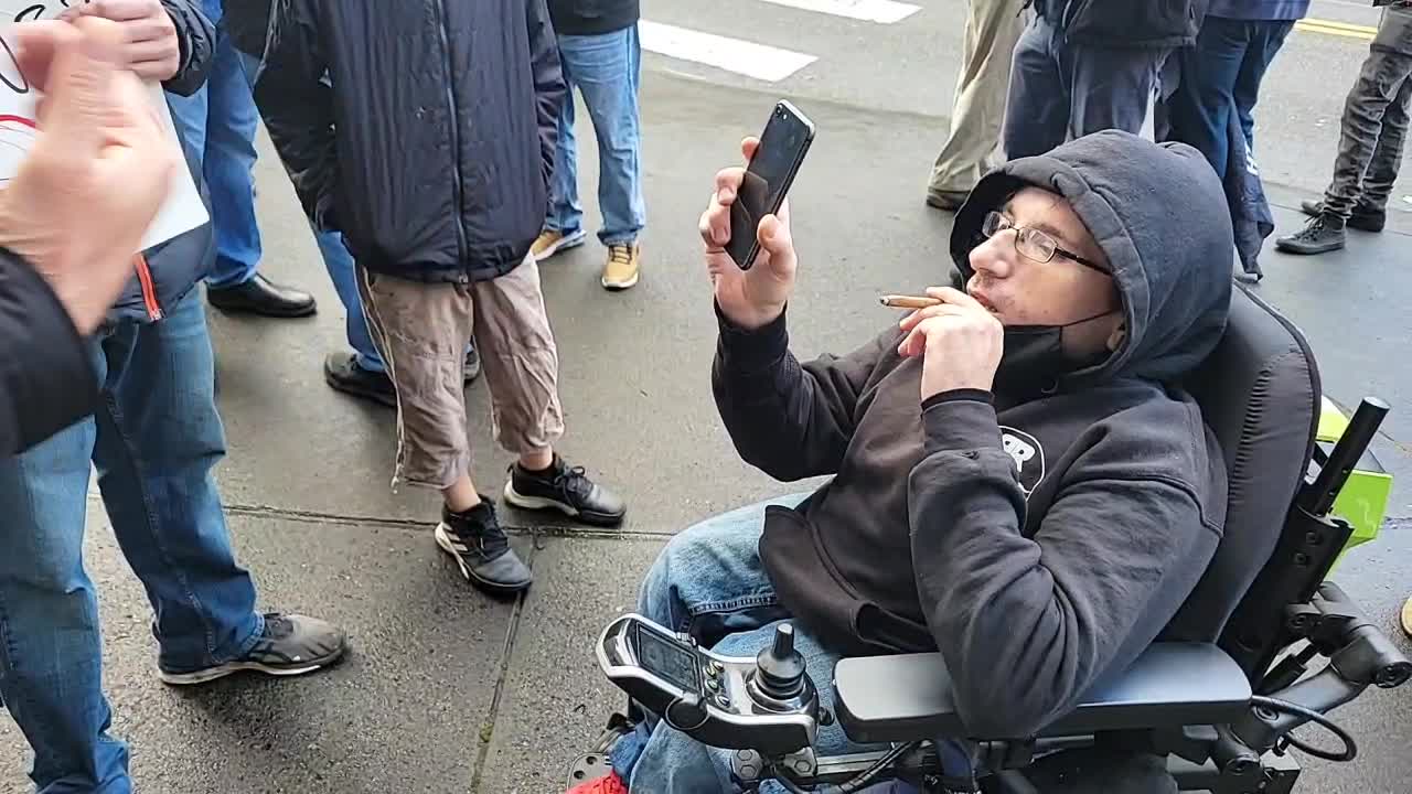 #antimandate #rally counter #protested by #antifa Pro-government anarchists in Portland Oregon