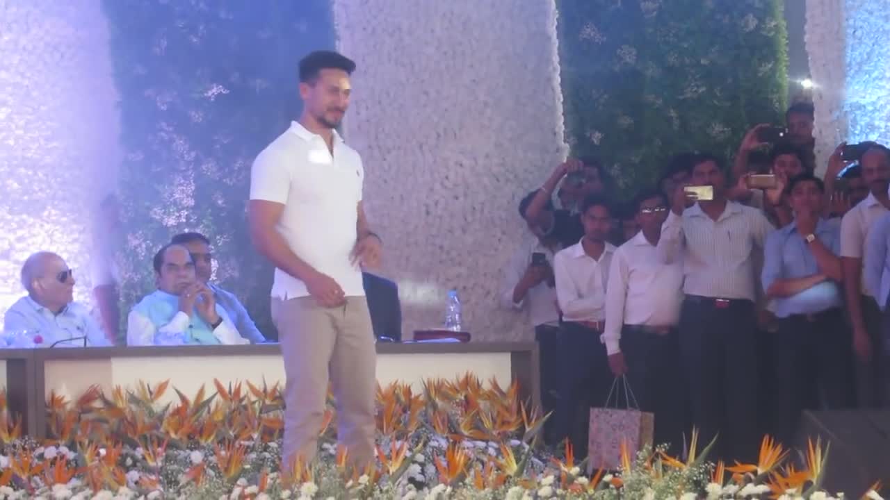 Tiger Shroff In Sanjay Ghodawat Institute(SGU)