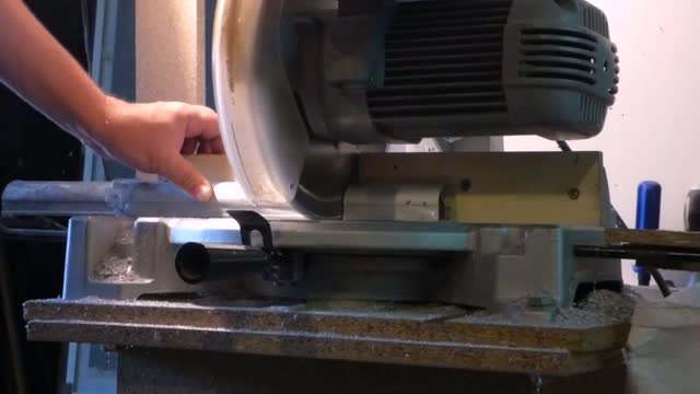 Cutting iron Cutting pieces