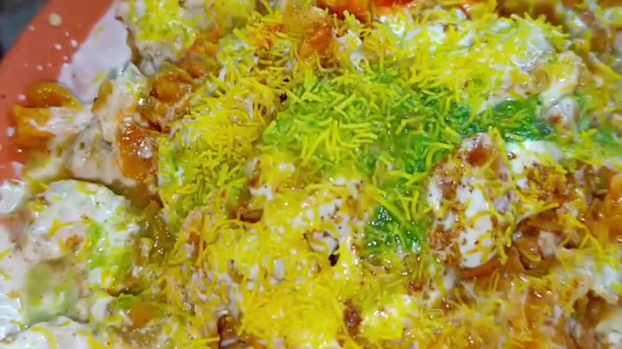 Kabhi Apne Yeh Chaat Khaya Hai _ Panipuri Ki Puri Ko Ghot Ke Bana Diya Ghotala Chaat