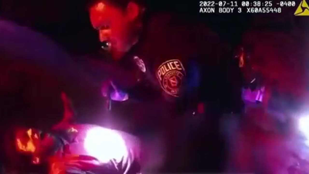 25-Year-Old Pizza Delivery Driver Runs Into a Burning House and Saves Four Children
