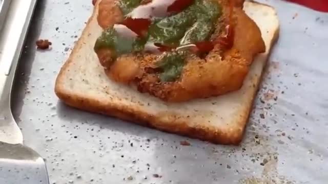 Delhi Street Food || Roasted Bread 🍞 & Tikki With Masala || Enjoy Food