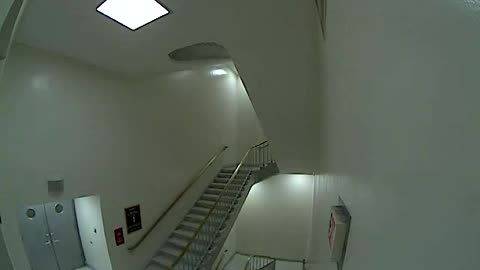 3152RHOB01Stair7_2021-01-05_05h00min01s947ms.mp4