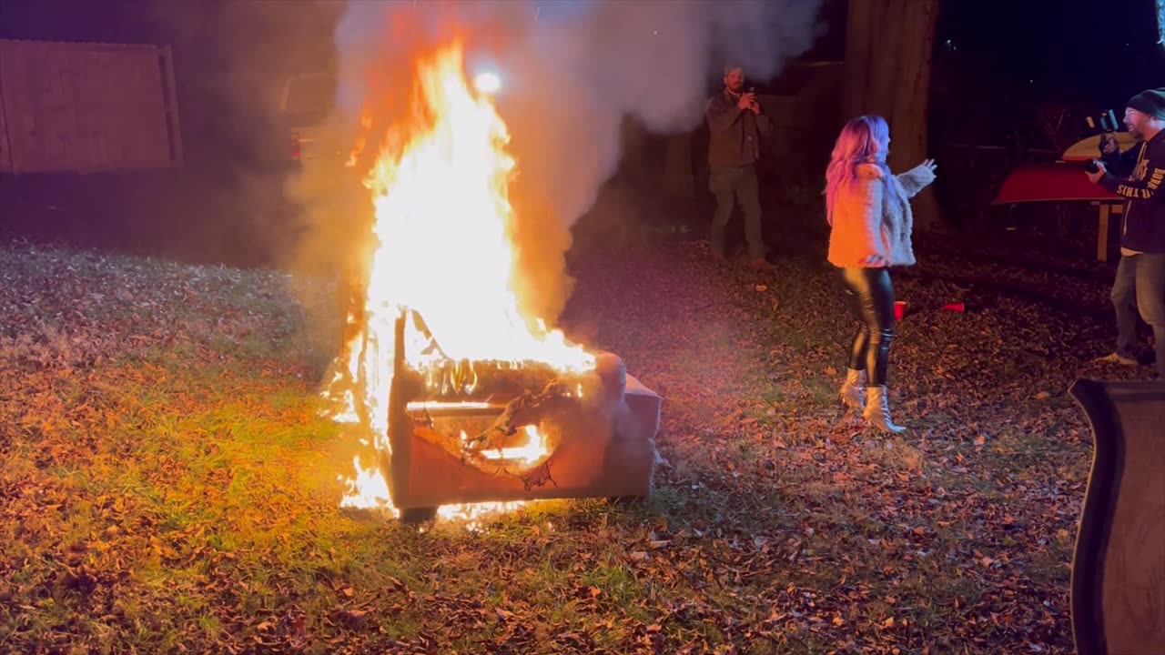 Jillian Eliza - “You Can’t Afford Me” Behind The Scenes - Sofa #5