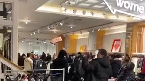 London shopping American style 🤮🤮🤮🤮