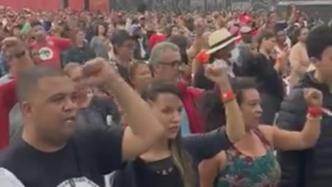 OS TERRORISTAS DO MST E DA GLOBO