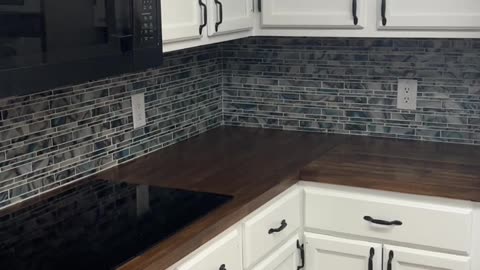 Kitchen Reno, Backsplash makes a difference!