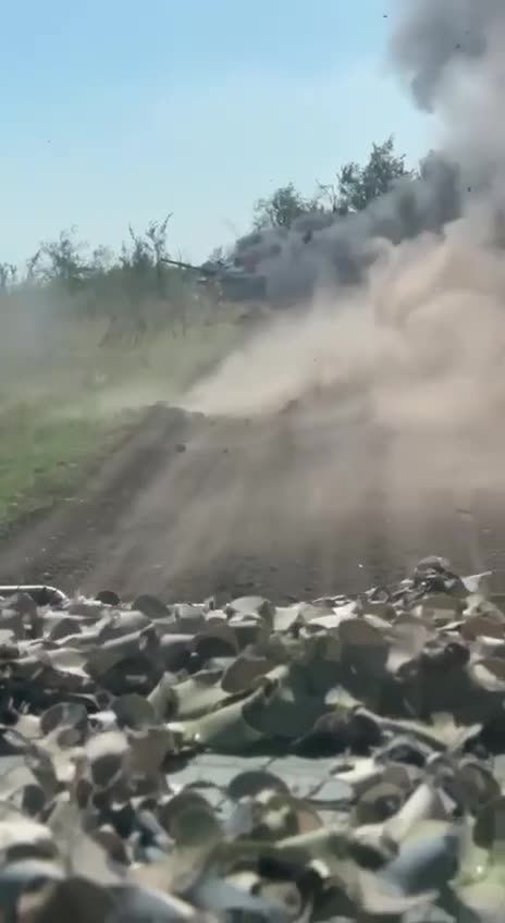 🇺🇦 Robotine district 👀 Russian tank is on fire 🔥