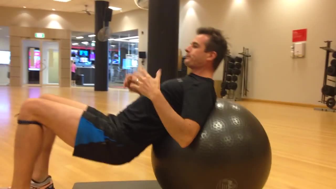 3 Of the exercices to switch on lazy glutes / feat Tim keeley