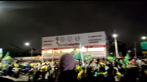 impressionante imagens das manifestações confira #politica #manifestações #ultimasnoticias