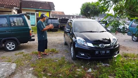 BLACK HONDA MOBILIO