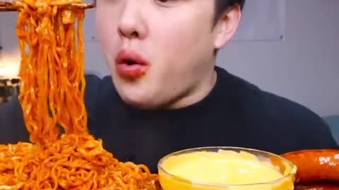 ASMR mukbang