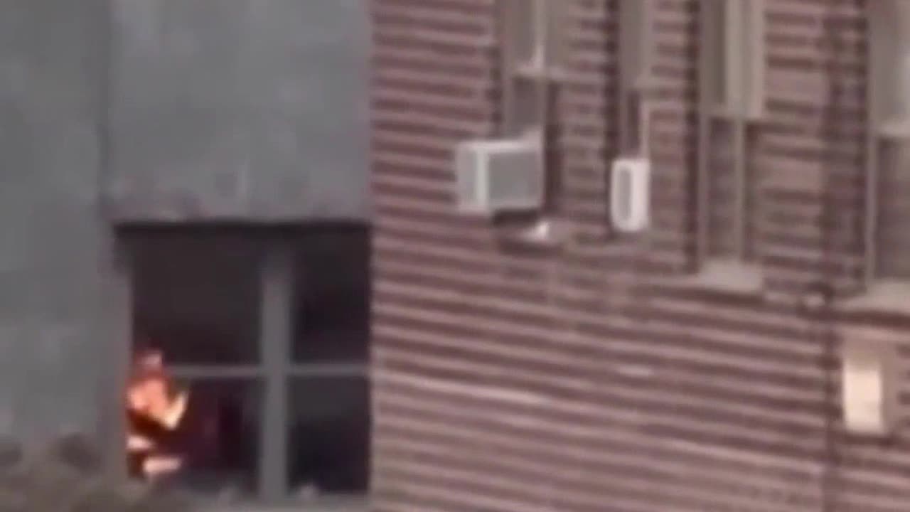 Firefighters Respond to 'Blaze' in NYC, (please watch it's only 25 second video:)