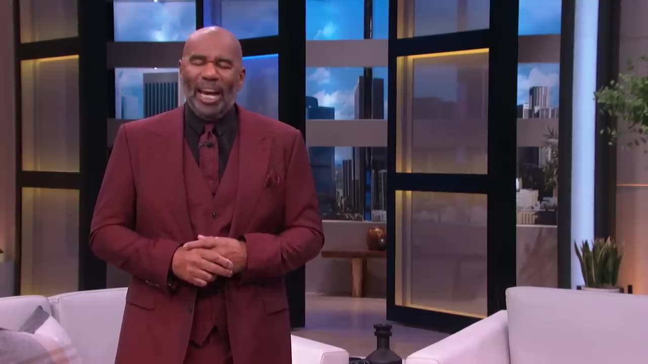 Her Mom Invited Her Ex-Boyfriend To Christmas! II Steve Harvey