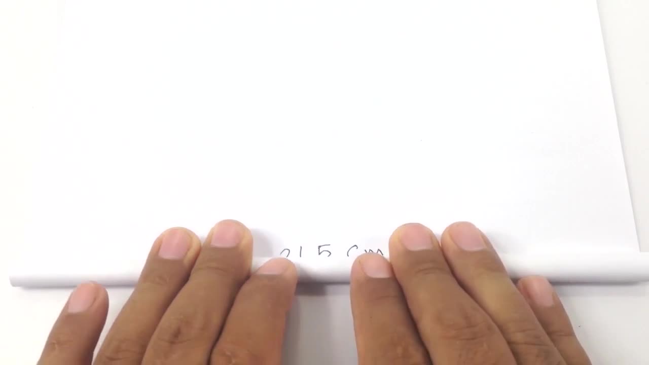 Share a pistol made of cardboard