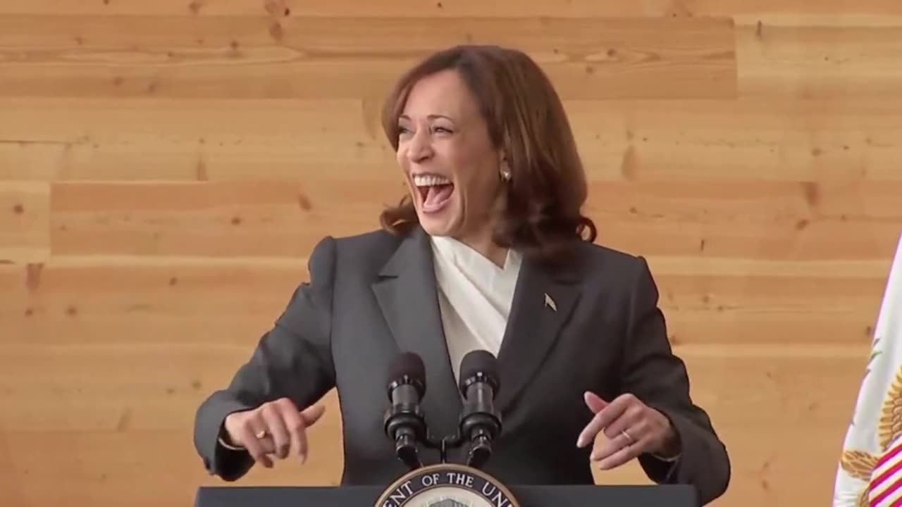 VP Harris Has "Please Clap" Moment While Trying to Tout Bidenomics