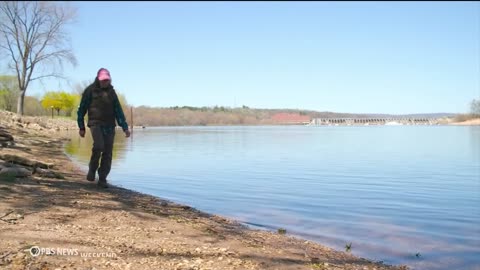 How Wisconsin is trying to save its freshwater mussels from drought and rising heat