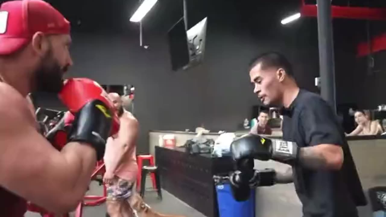 Zero Head Movement Sneako Sparring