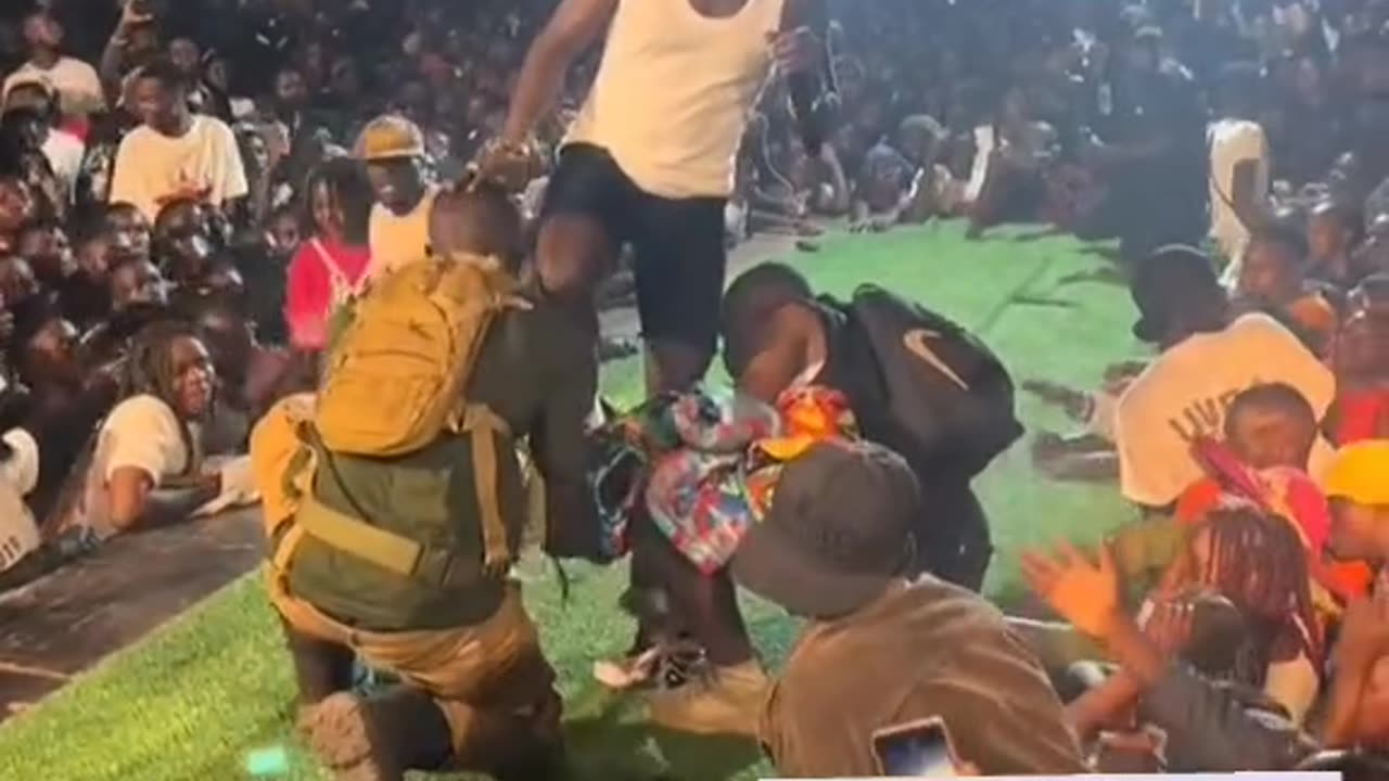 Alien Skin undresses on stage at Nkwacho festival