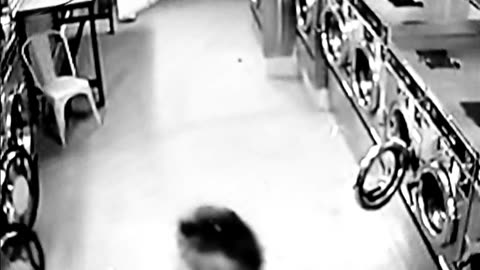 Kids attack man in laundromat