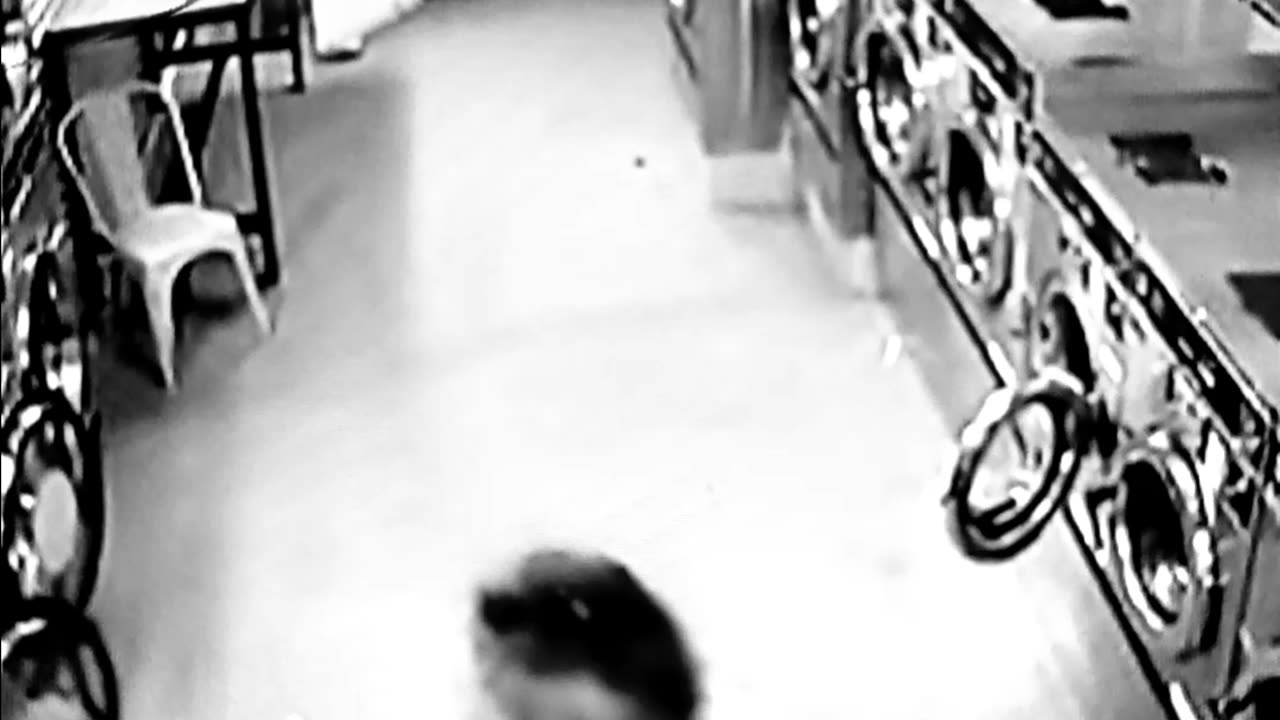 Kids attack man in laundromat