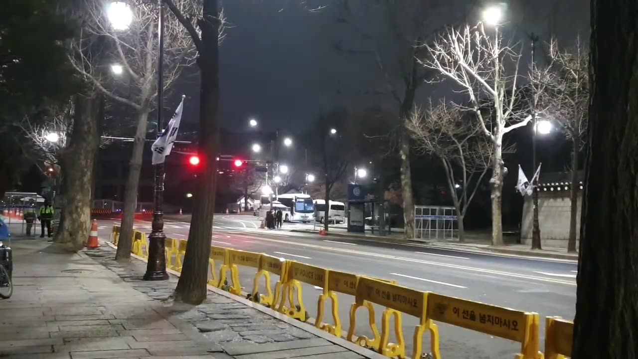 20200221_V3_S02(UfX5-Eyi_9c)로이터통신이 보는 기생충과 위선자 조국 관련하여