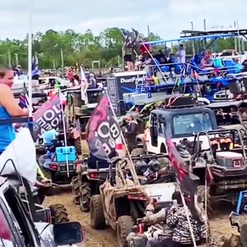 🚙🇺🇸 Trump Supporters Rally with "Fuck Joe Biden" Flags in Off-Road Convoy