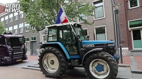 Rebel News arrives in Leeuwarden, where Dutch farmers protest outside government building